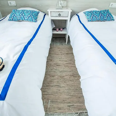 Seashell House On The Frontline Of The Ocean *