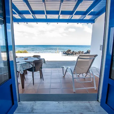 Seashell House On The Frontline Of The Ocean Apartment Punta Mujeres