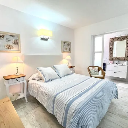 Seashell House On The Frontline Of The Ocean Punta Mujeres