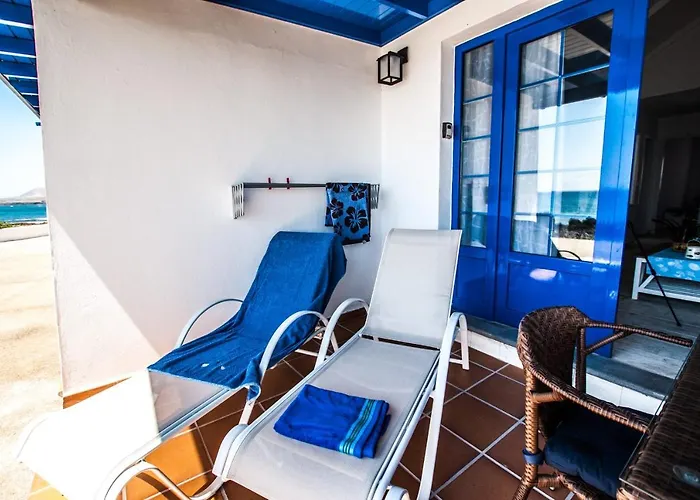 Seashell House On The Frontline Of The Ocean *